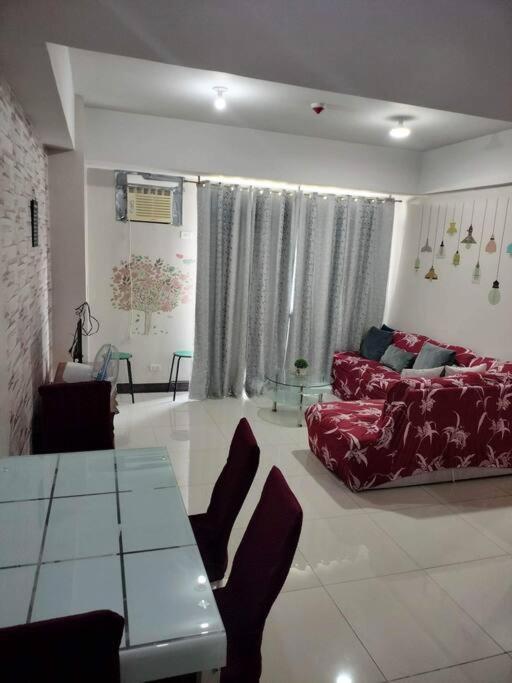 Cubao Manhattan Heights, Unit 8Bc Tower B, 1 Br 마닐라 외부 사진