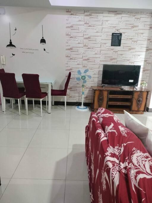 Cubao Manhattan Heights, Unit 8Bc Tower B, 1 Br 마닐라 외부 사진