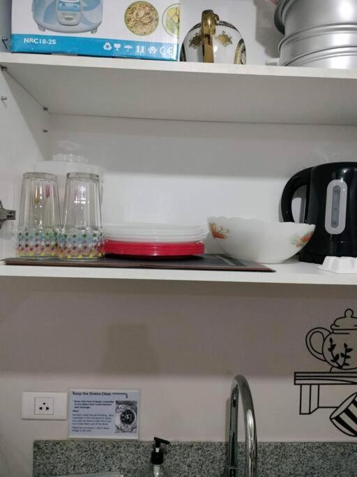 Cubao Manhattan Heights, Unit 8Bc Tower B, 1 Br 마닐라 외부 사진