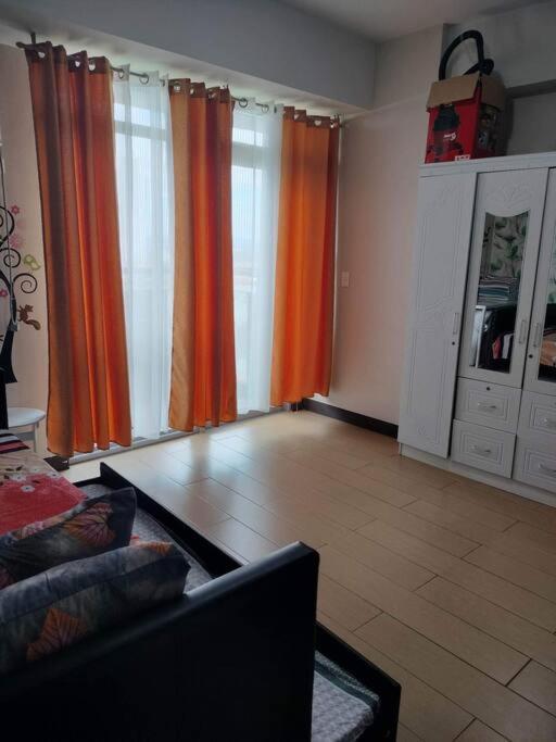Cubao Manhattan Heights, Unit 8Bc Tower B, 1 Br 마닐라 외부 사진