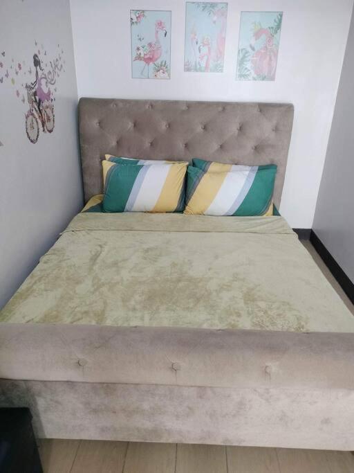 Cubao Manhattan Heights, Unit 8Bc Tower B, 1 Br 마닐라 외부 사진