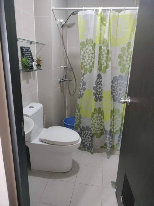 Cubao Manhattan Heights, Unit 8Bc Tower B, 1 Br 마닐라 외부 사진